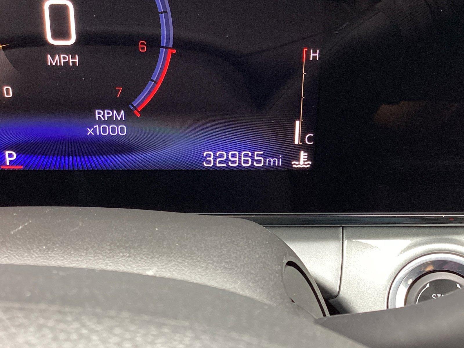 Used 2025 Chevrolet Trax LT FWD image 3