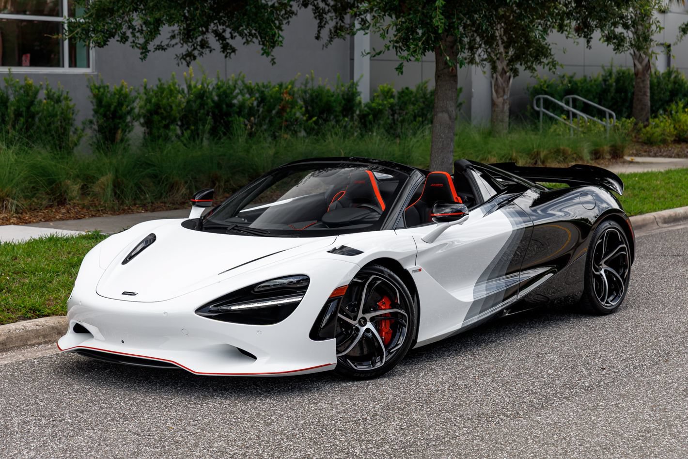 Used 2024 McLaren 750S Spider RWD image 40