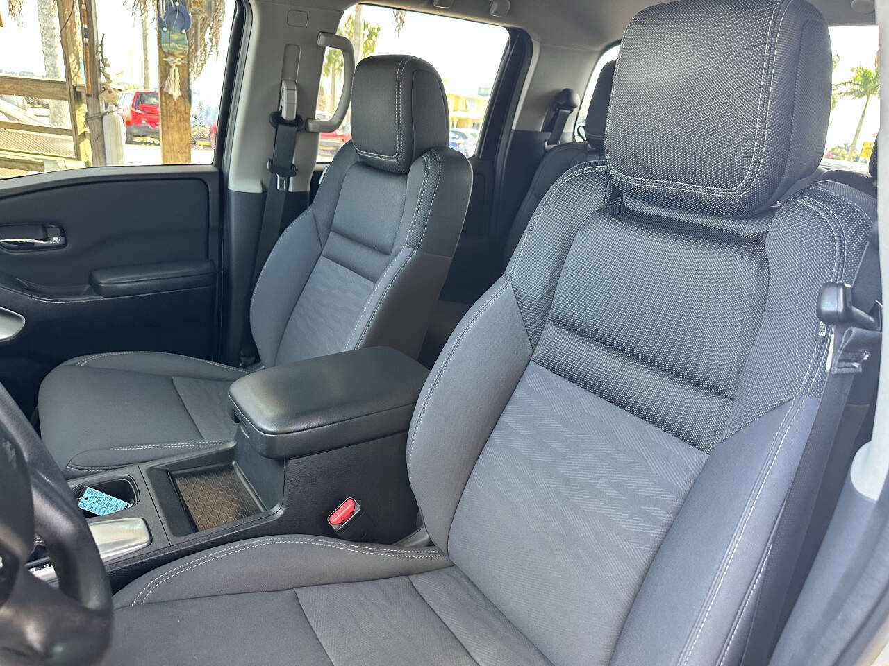 Used 2022 Nissan Frontier SV image 22