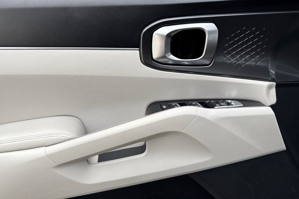 Certified 2023 Kia Sorento EX AWD/4WD image 12