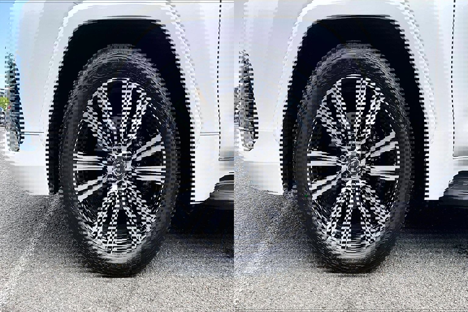 Used 2024 Lexus LX 600 4WD w/ Appearance Package image 8