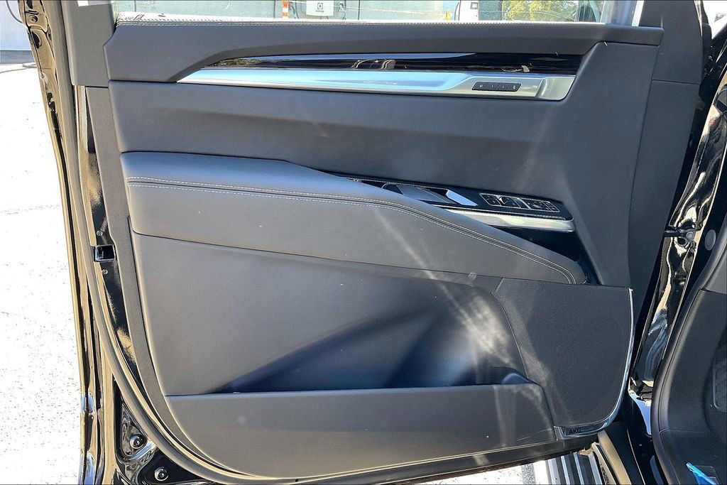 New 2026 Cadillac Escalade ESV Luxury image 11