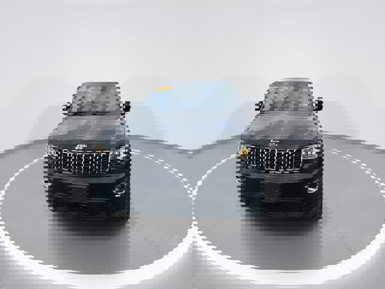 Used 2019 Jeep Grand Cherokee Laredo image 3