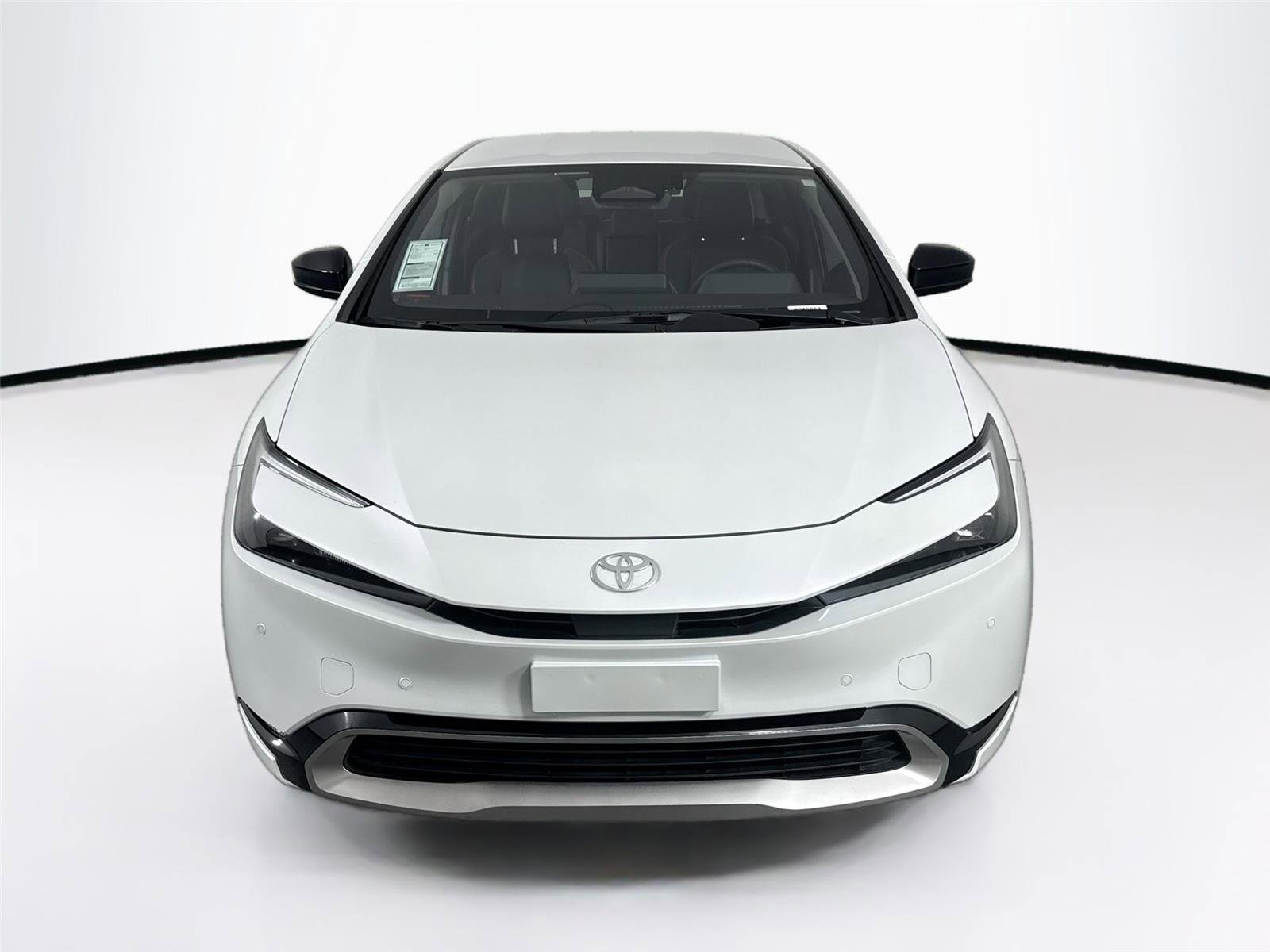 Used 2025 Toyota Prius Plug-In Hybrid image 8