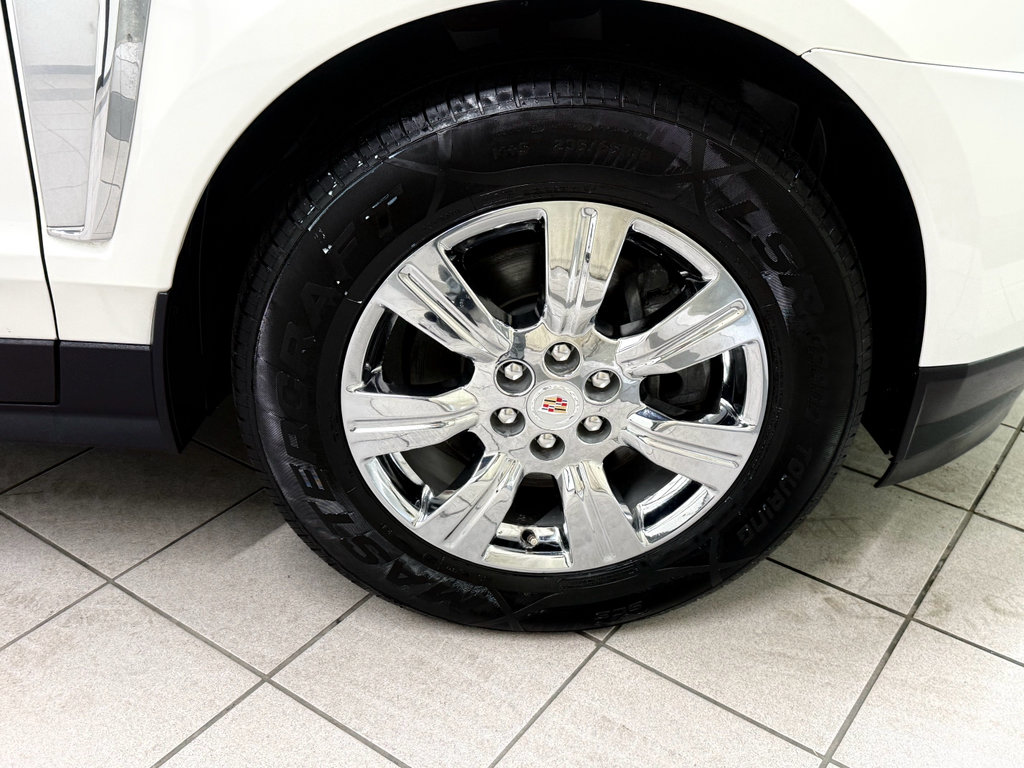 Used 2016 Cadillac SRX Luxury w/ Driver Awareness Package FWD image 17