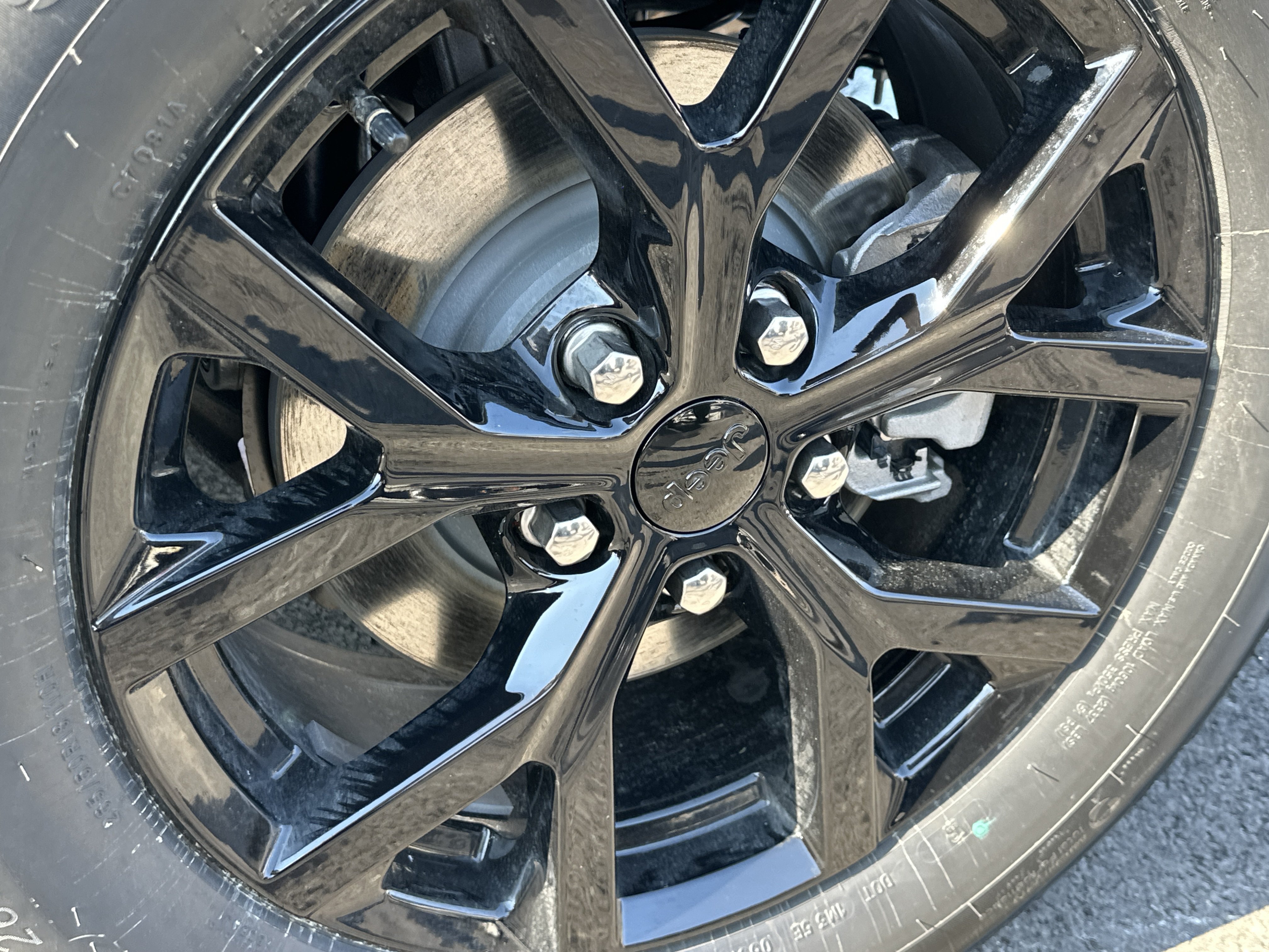 New 2026 Jeep Grand Cherokee Altitude AWD/4WD image 32