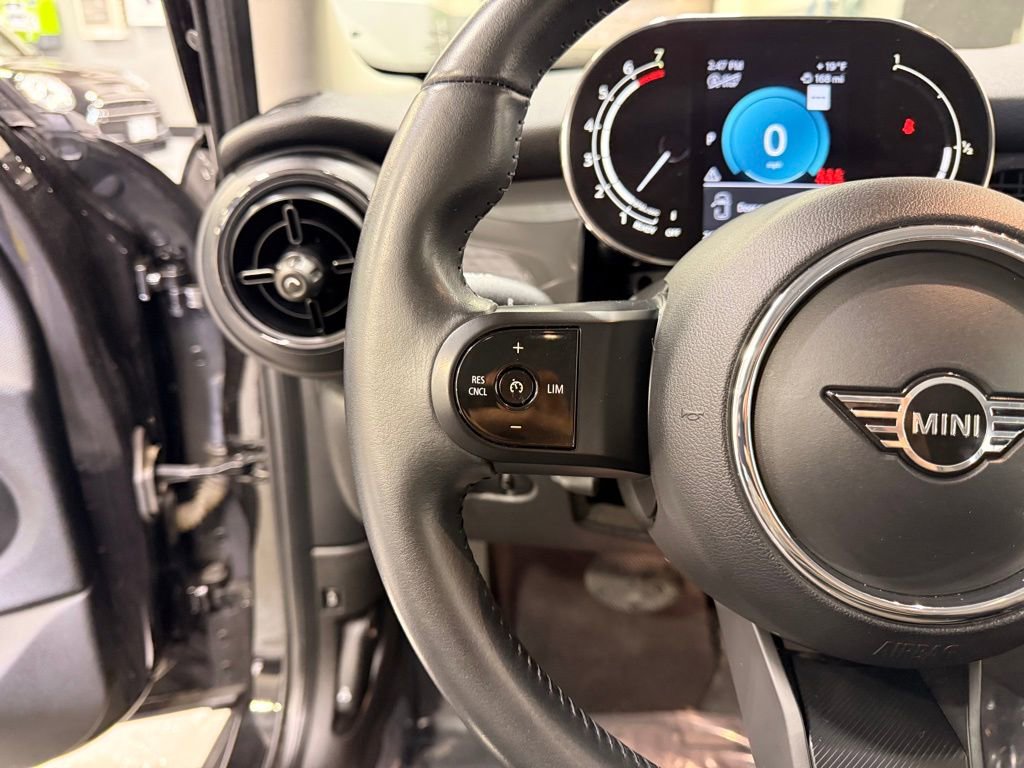 Used 2022 MINI Cooper 4-Door Hardtop w/ Storage Package image 13