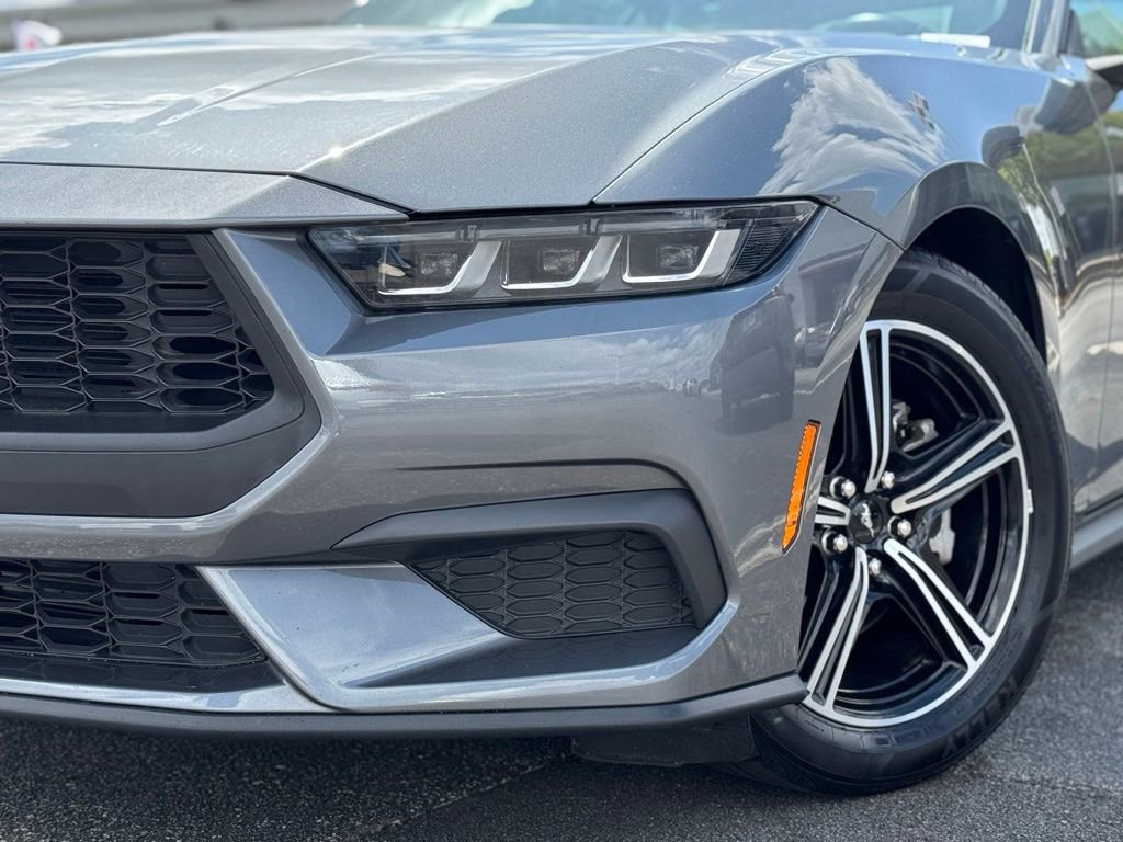 Used 2024 Ford Mustang Premium image 5