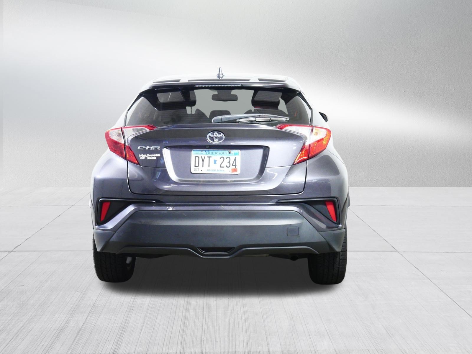 Used 2019 Toyota C-HR XLE FWD image 6