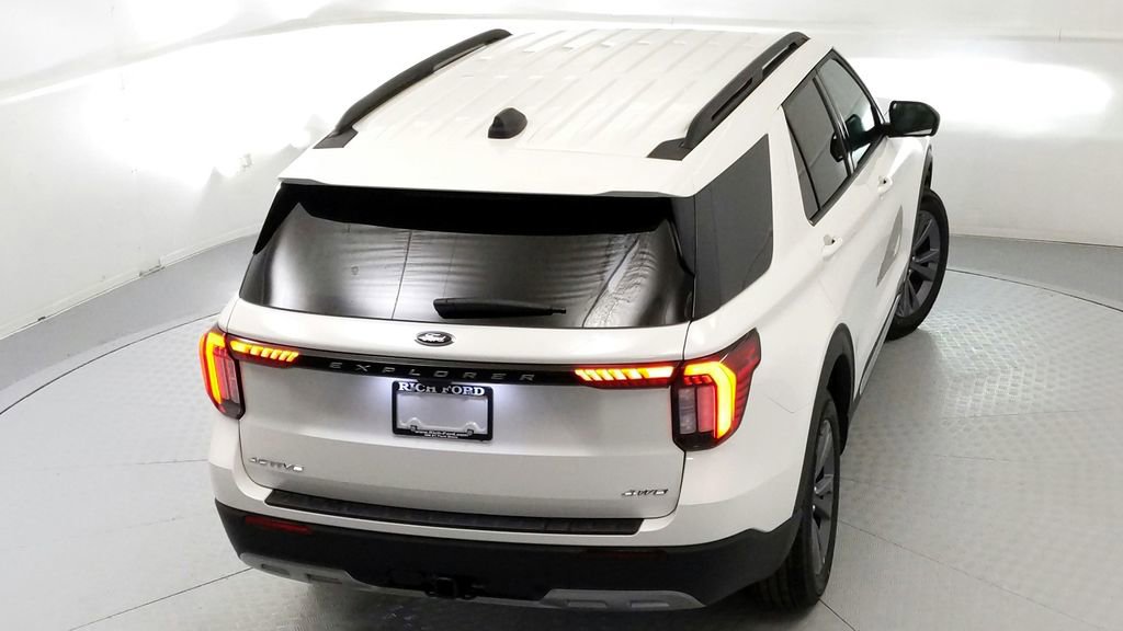 New 2025 Ford Explorer Active w/ Active Comfort Package image 16