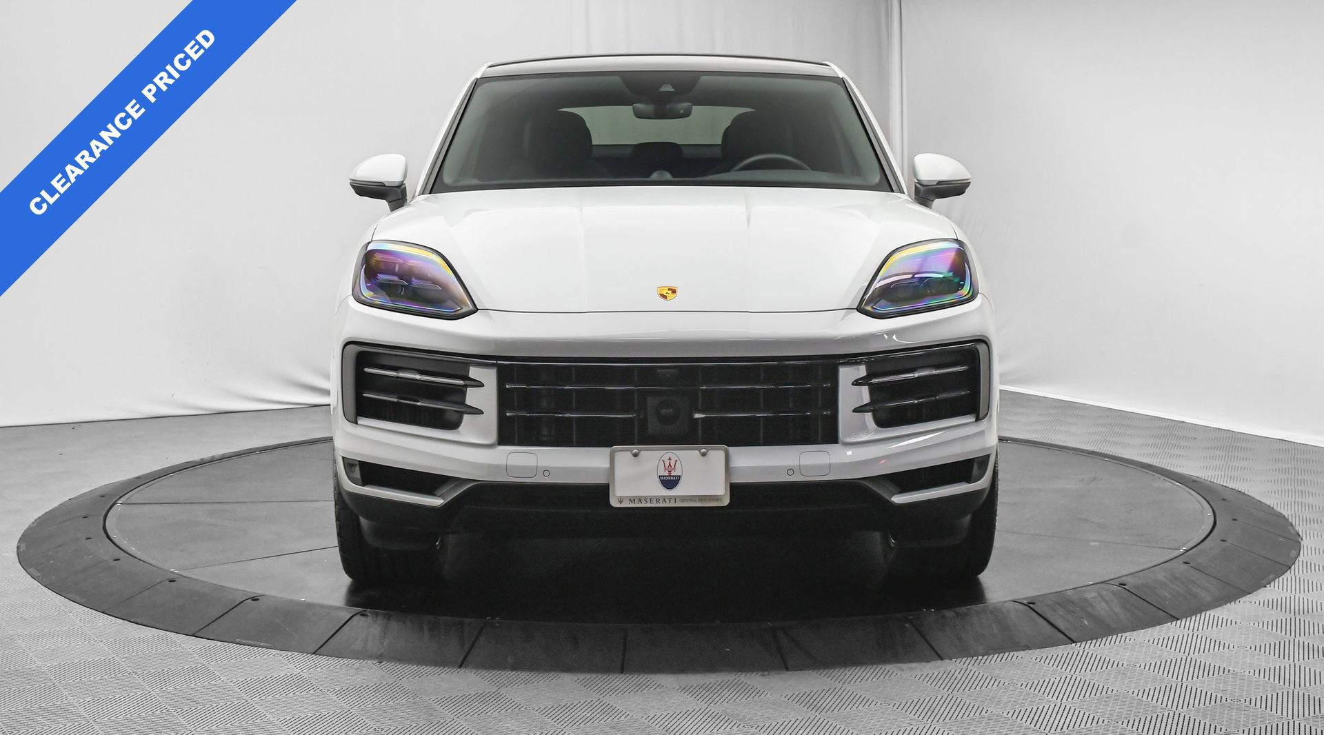 Used 2024 Porsche Cayenne Coupe image 2
