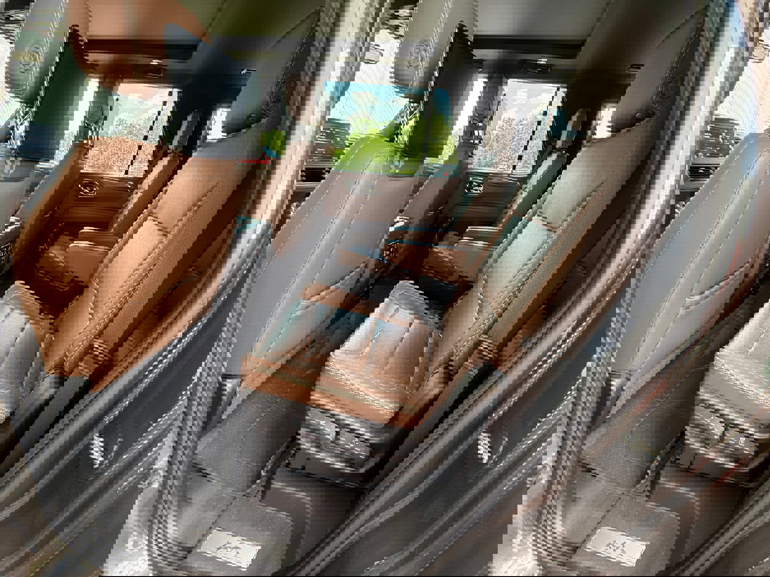 Used 2021 Chevrolet Tahoe High Country w/ Premium Package image 18