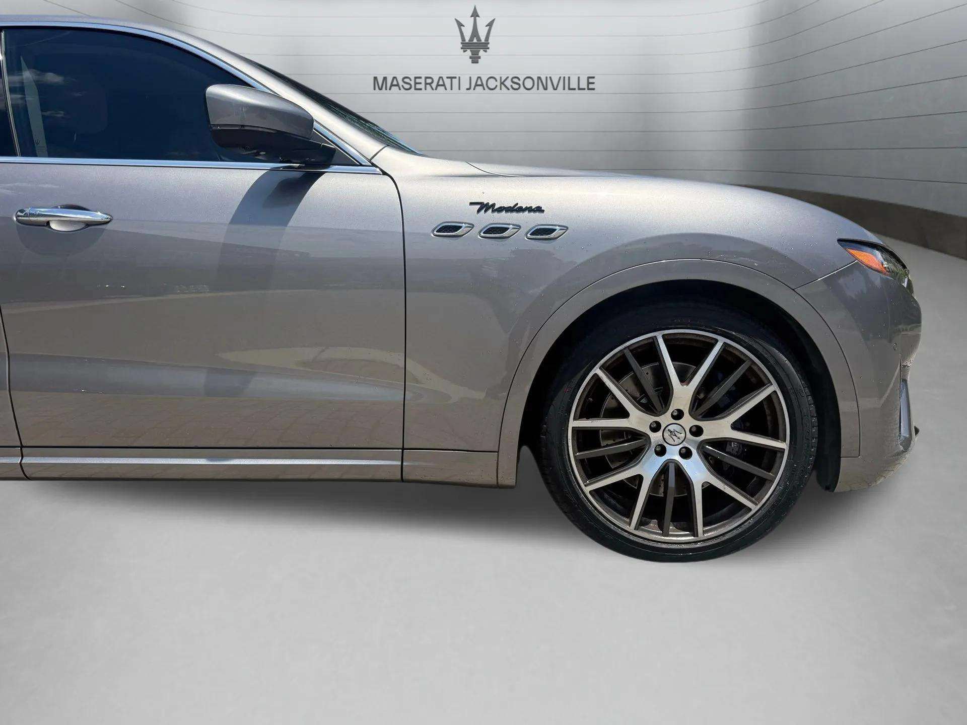 Used 2022 Maserati Levante Modena AWD/4WD image 9