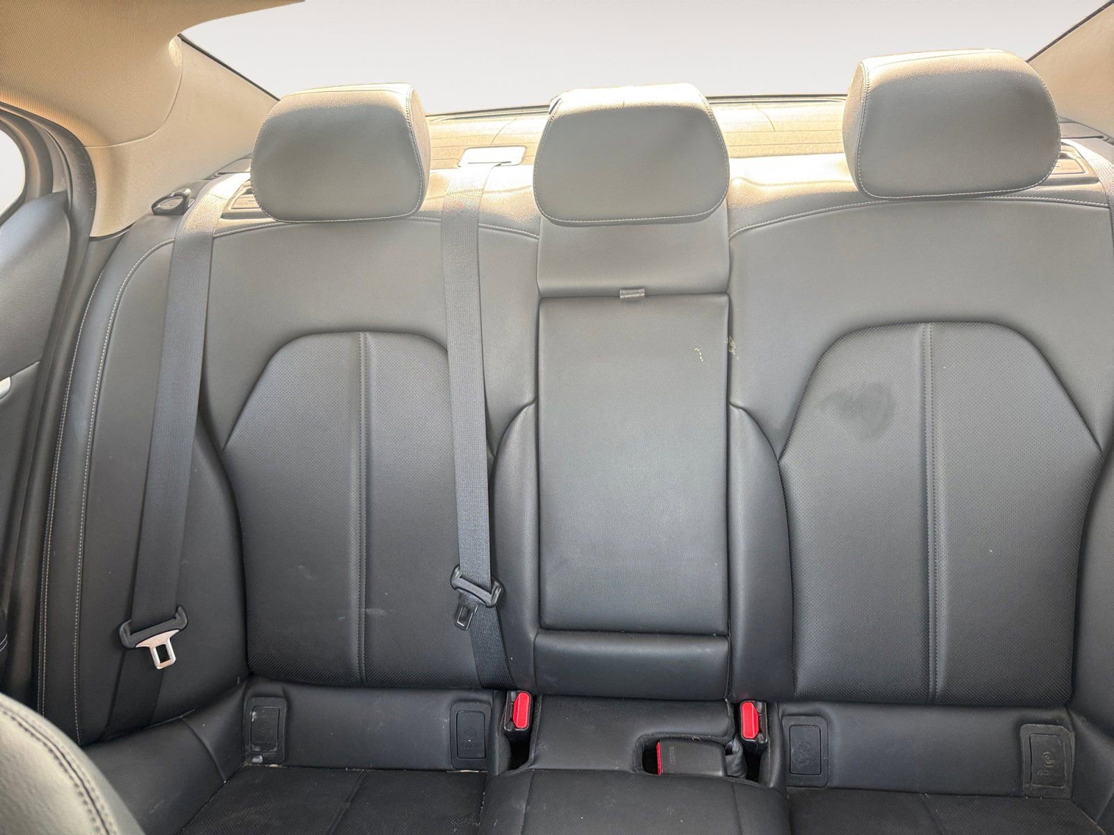 Used 2023 Genesis G70 2.0T RWD image 13