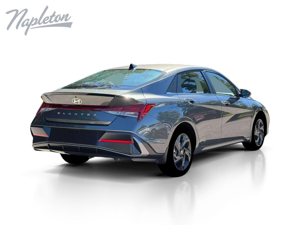 New 2026 Hyundai Elantra SEL Sport Premium FWD image 8