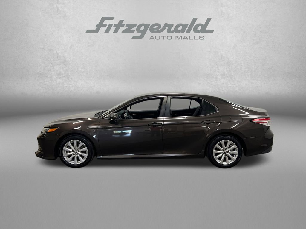 Used 2018 Toyota Camry LE video 2