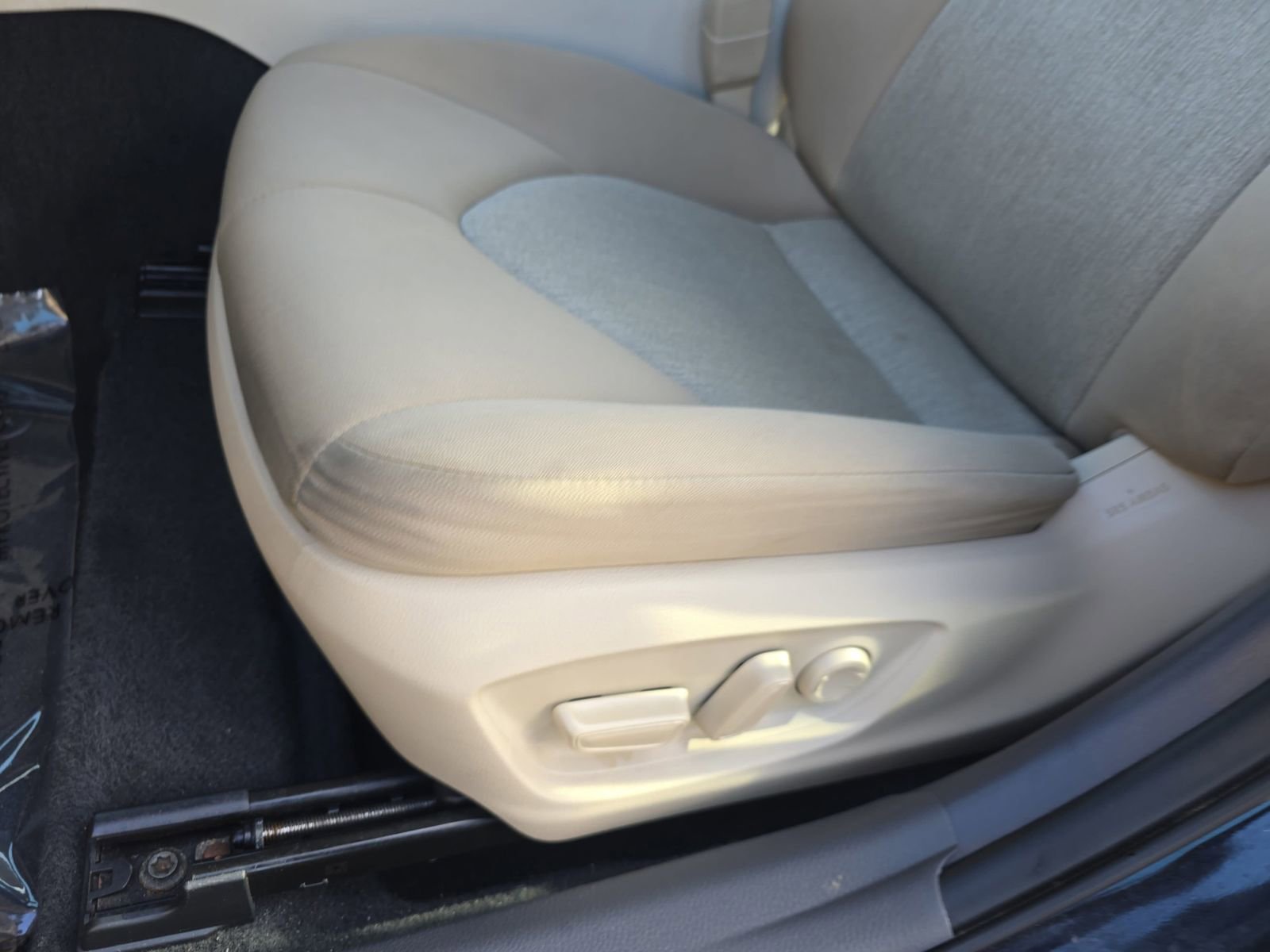 Used 2021 Toyota Camry LE image 33