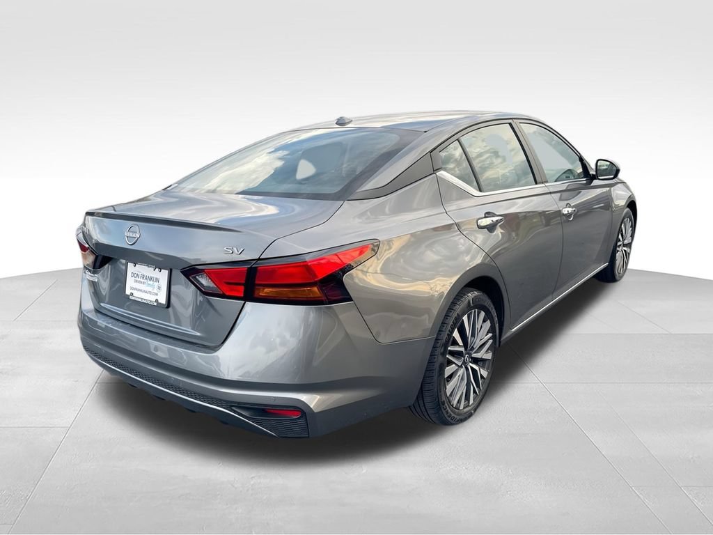Used 2024 Nissan Altima 2.5 SV FWD image 8