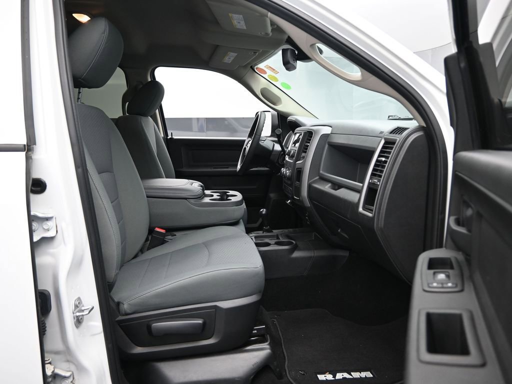 Used 2018 RAM 2500 Tradesman w/ Chrome Appearance Group image 28