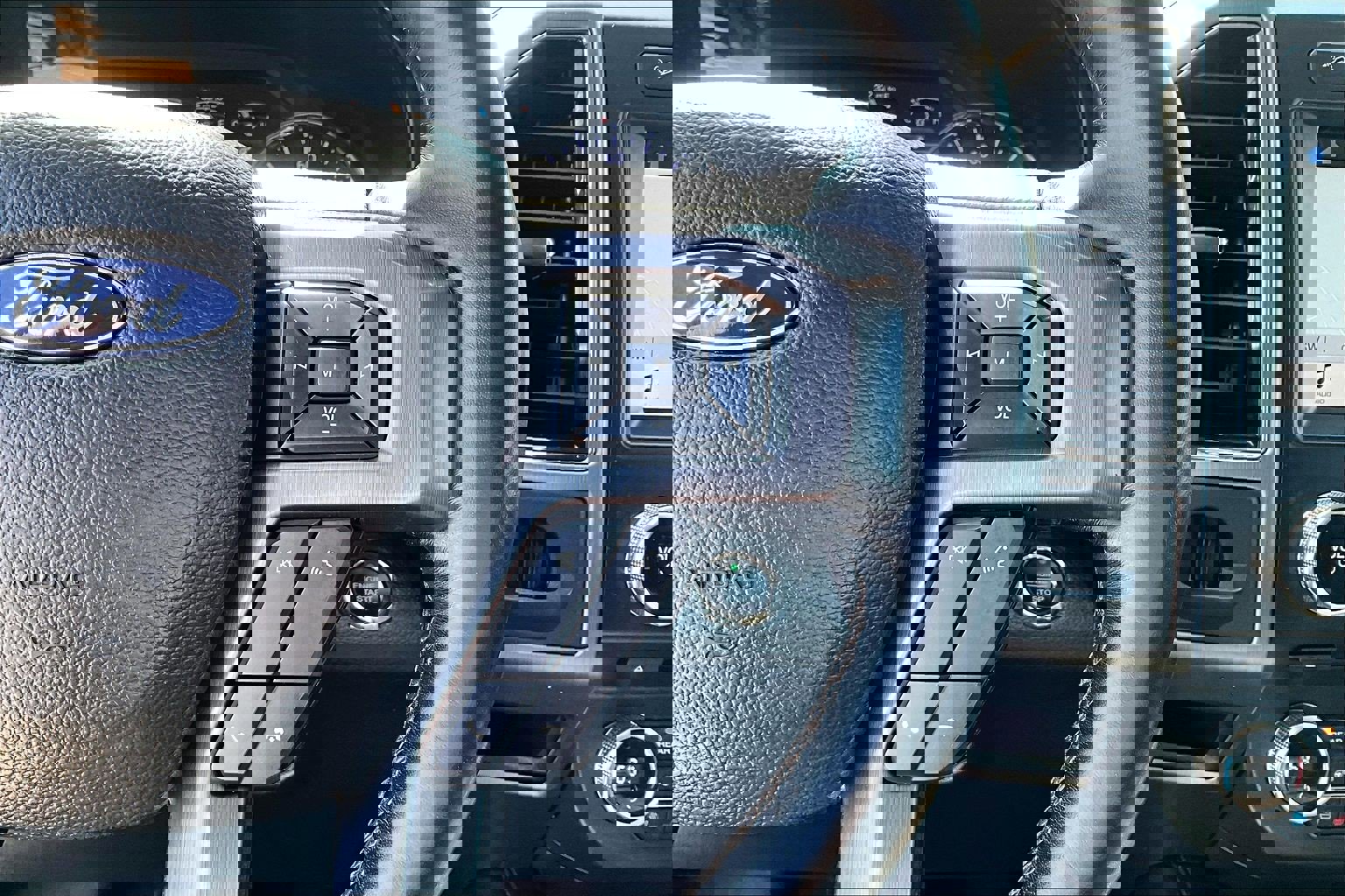 Used 2018 Ford Expedition Platinum image 12