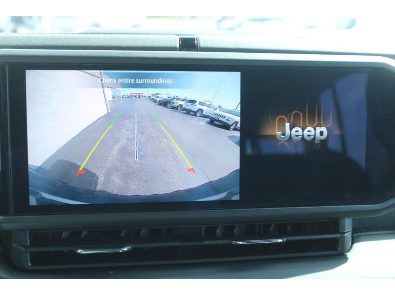 Used 2024 Jeep Wrangler Unlimited Rubicon AWD/4WD image 25