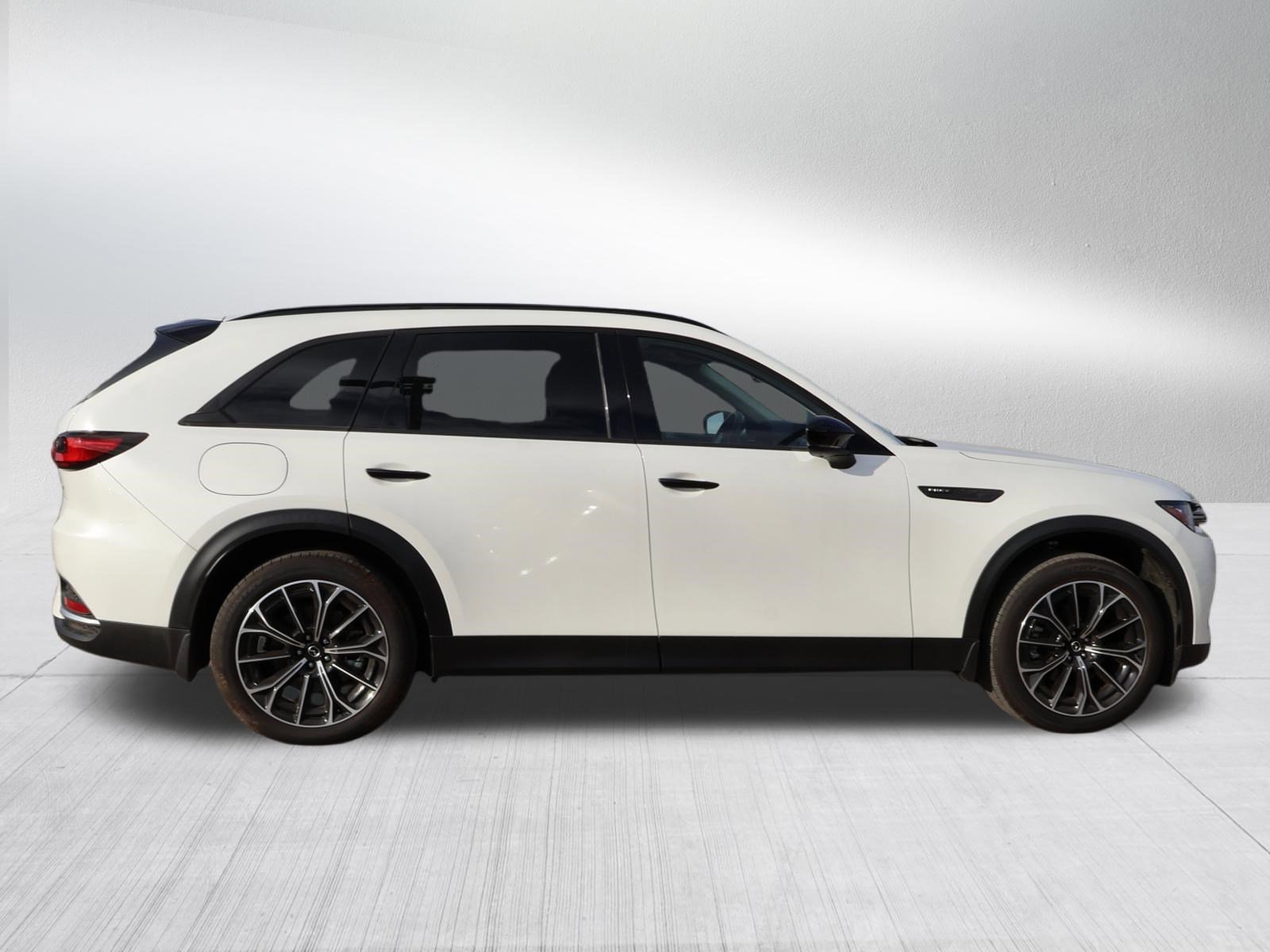 Certified 2025 MAZDA CX-70 Plug-In Hybrid w/ Premium Pkg image 8