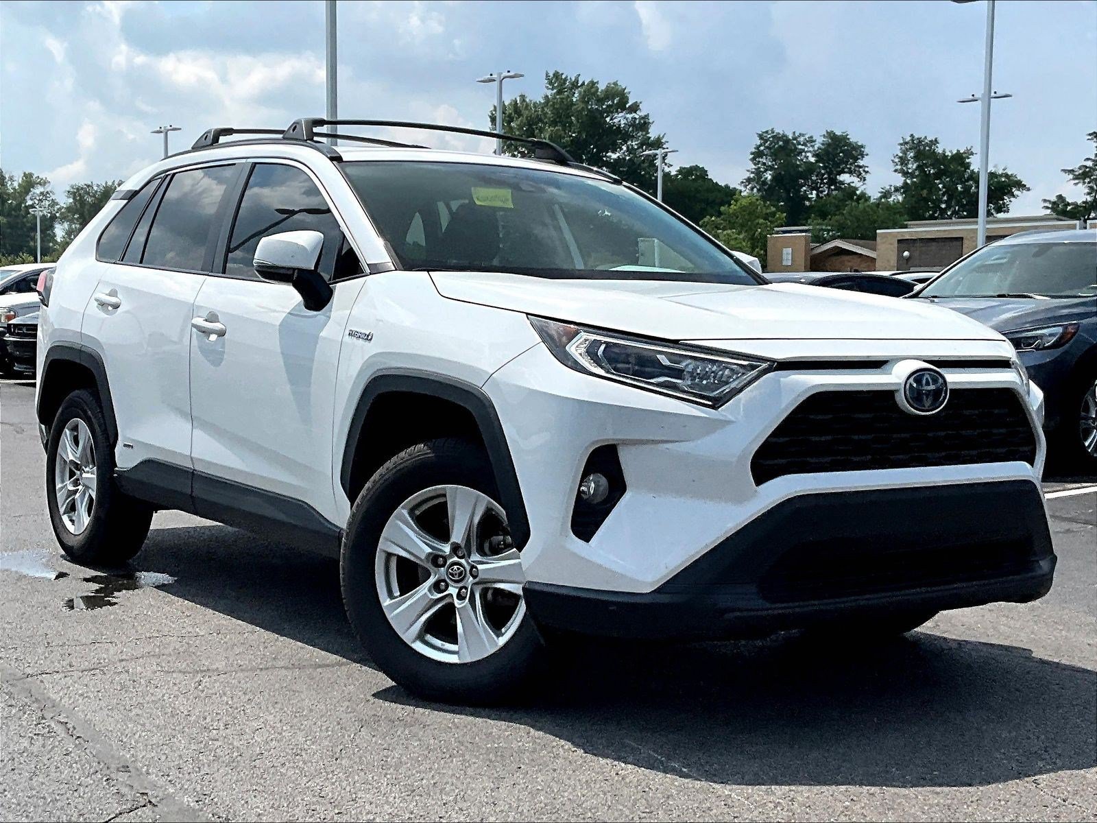 Used 2019 Toyota RAV4 XLE w/ Convenience Package AWD/4WD image 3