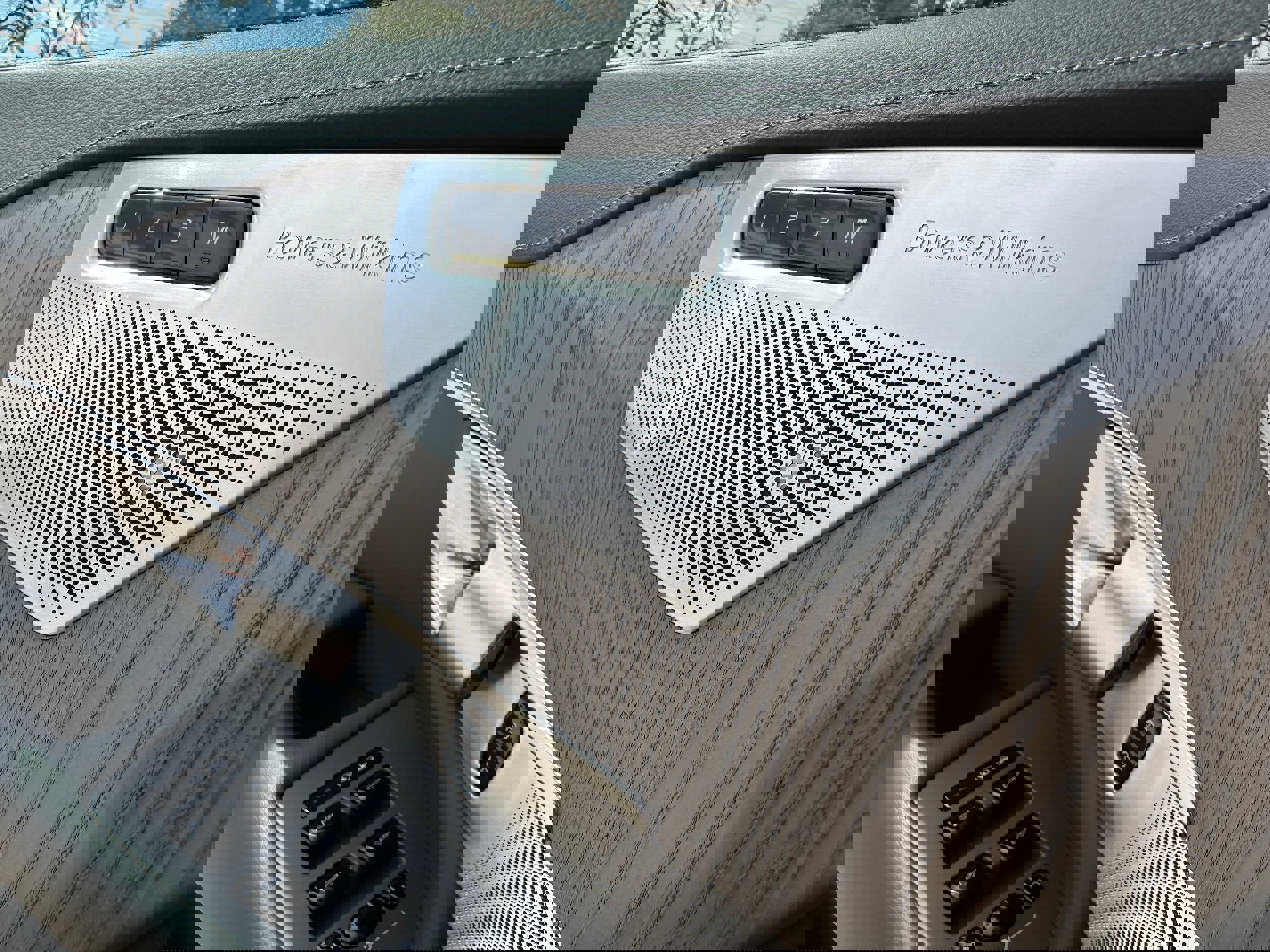 Certified 2024 Volvo XC90 T8 Ultimate image 25