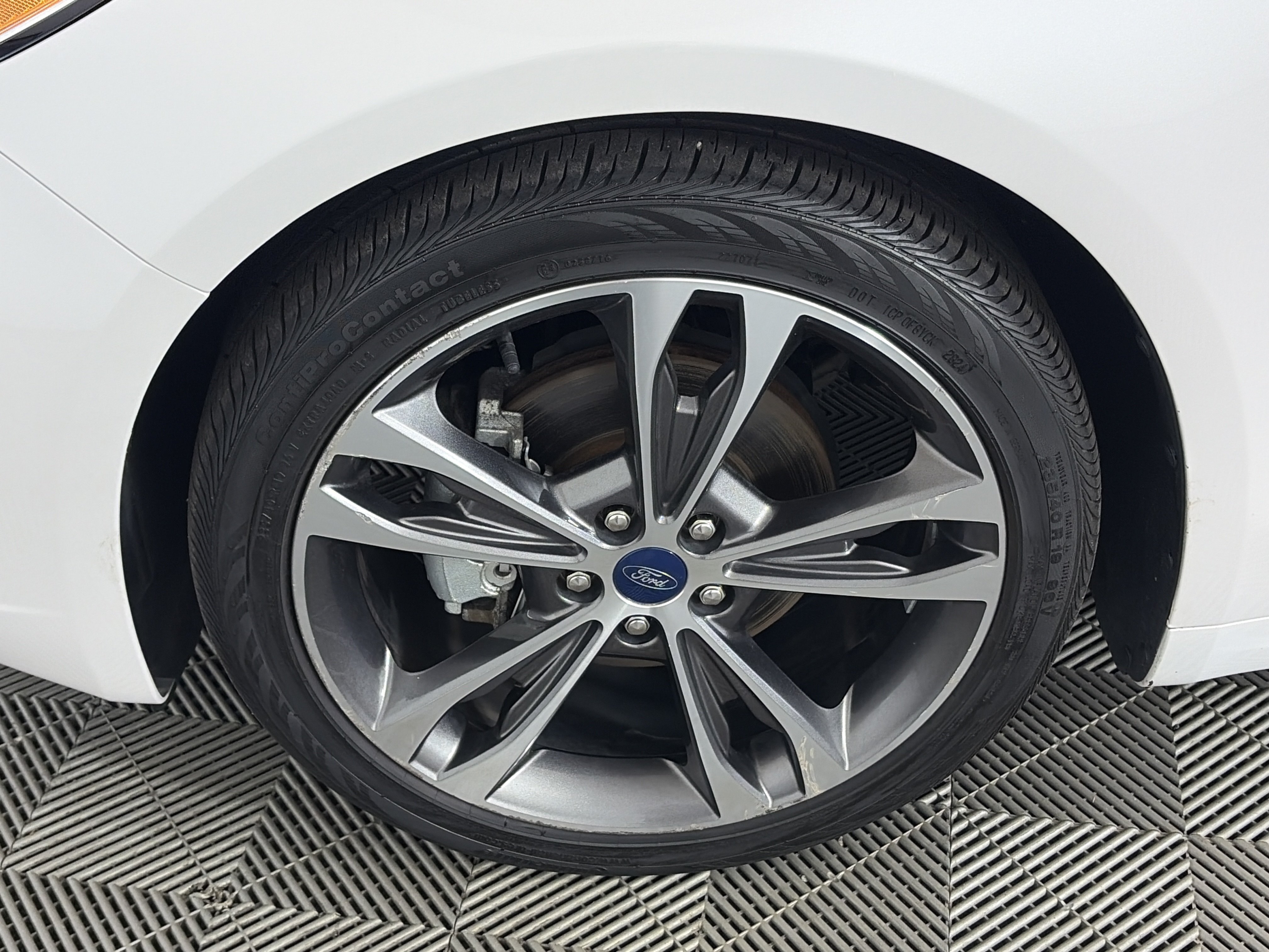 Used 2019 Ford Fusion Titanium FWD image 13