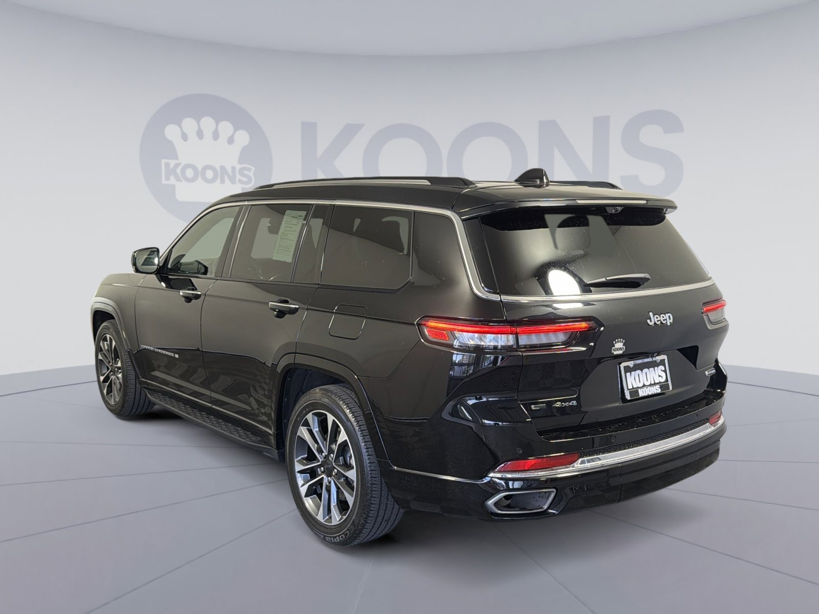 Used 2023 Jeep Grand Cherokee L Overland w/ Advanced Protech Group III image 4