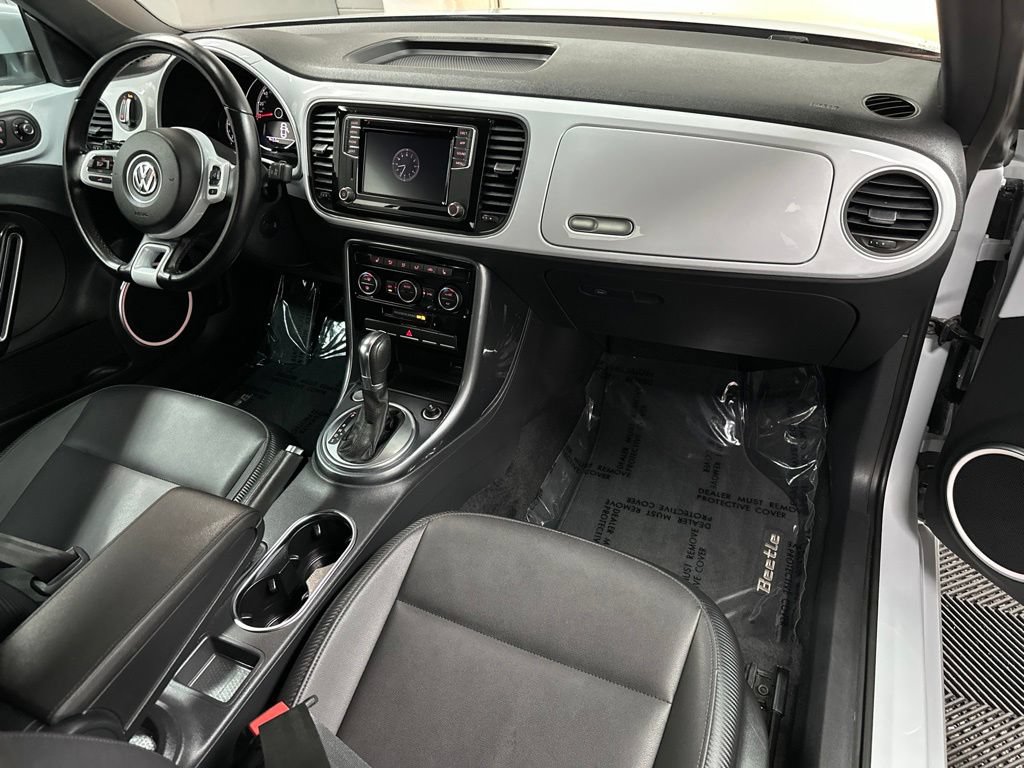 Used 2019 Volkswagen Beetle 2.0T SE FWD image 16