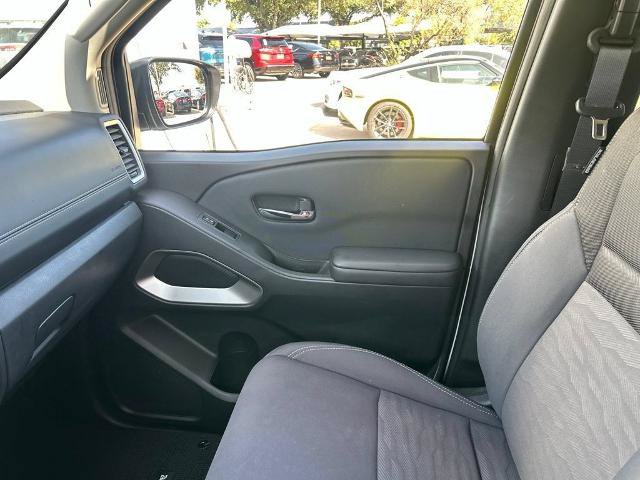 Certified 2024 Nissan Frontier SV RWD image 9