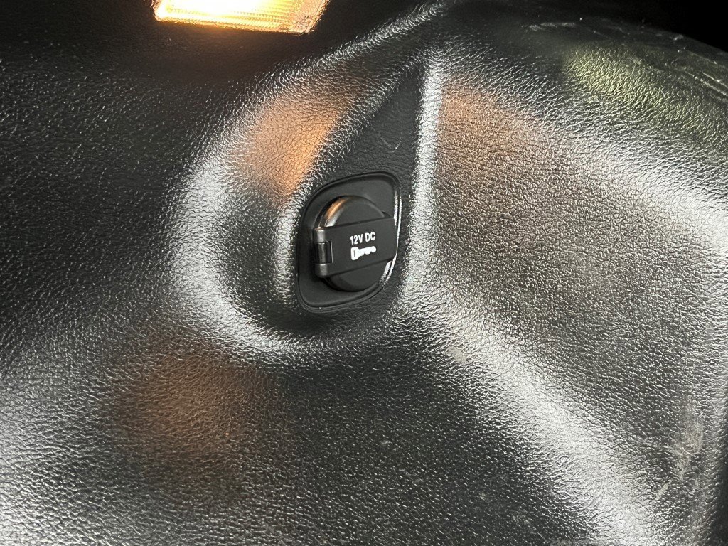 Used 2022 Jeep Cherokee Latitude w/ Sun & Sound Group image 10