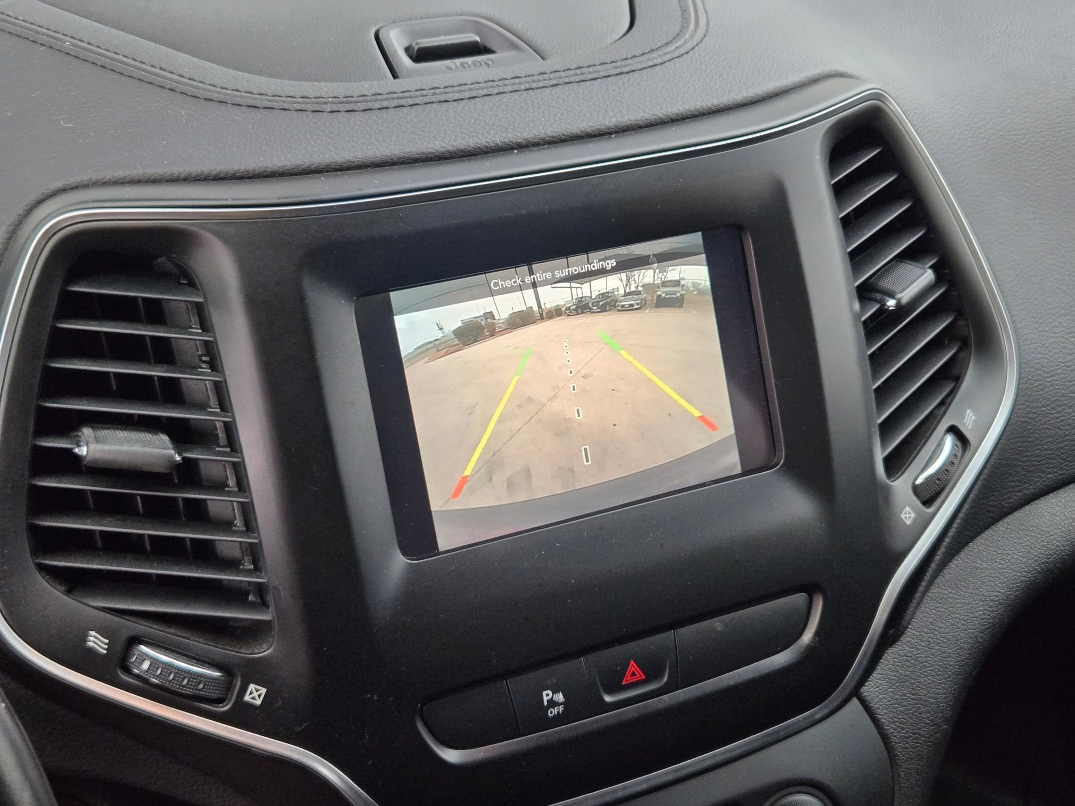 Used 2020 Jeep Cherokee Latitude Plus image 18