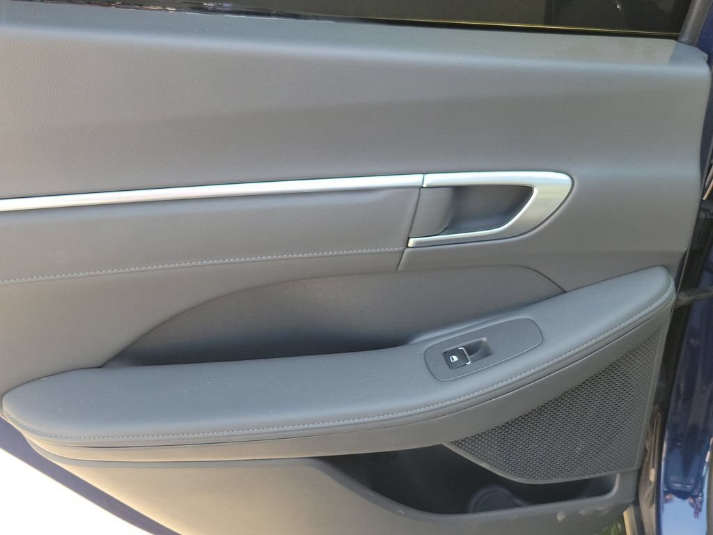 Used 2022 Hyundai Sonata Limited FWD image 11