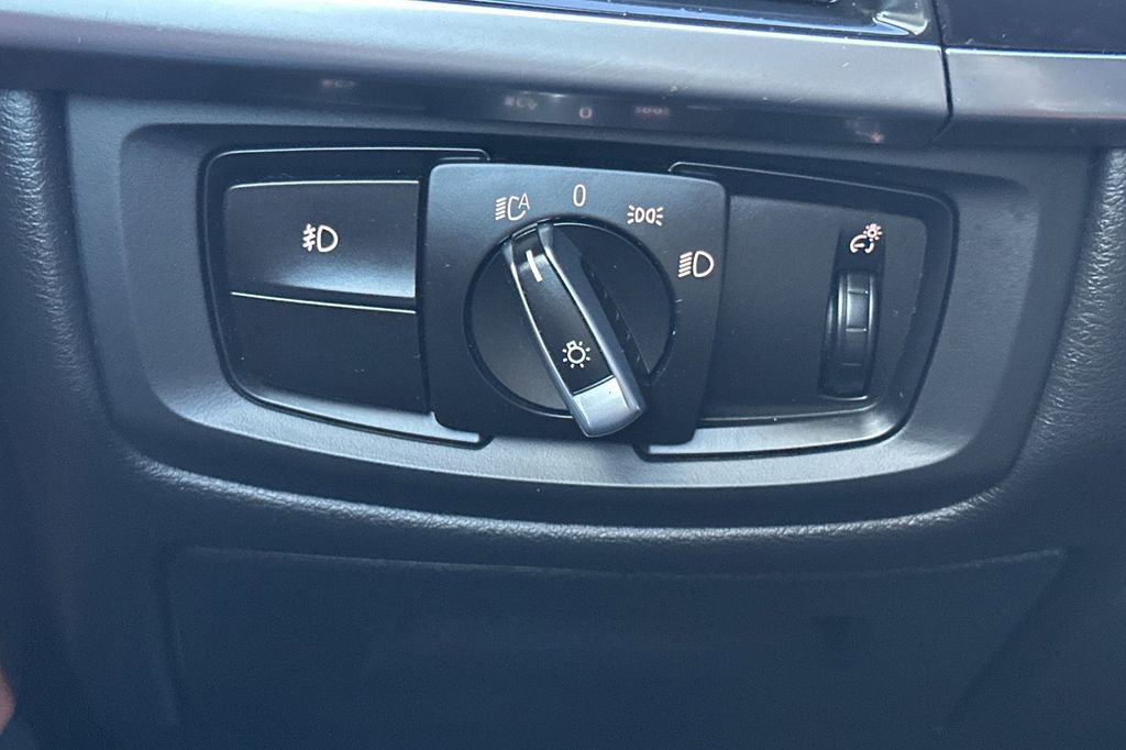 Used 2017 BMW X5 xDrive40e image 31