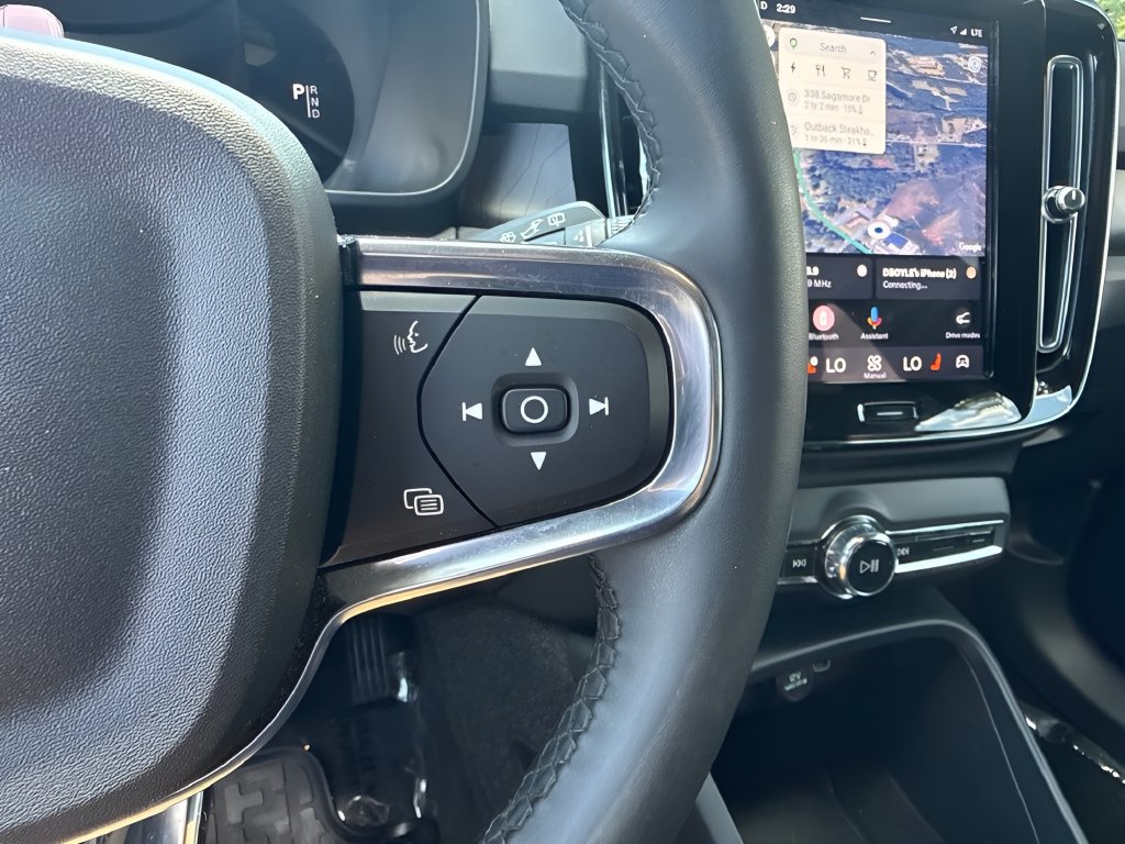 Used 2023 Volvo XC40 Recharge Ultimate AWD/4WD image 17