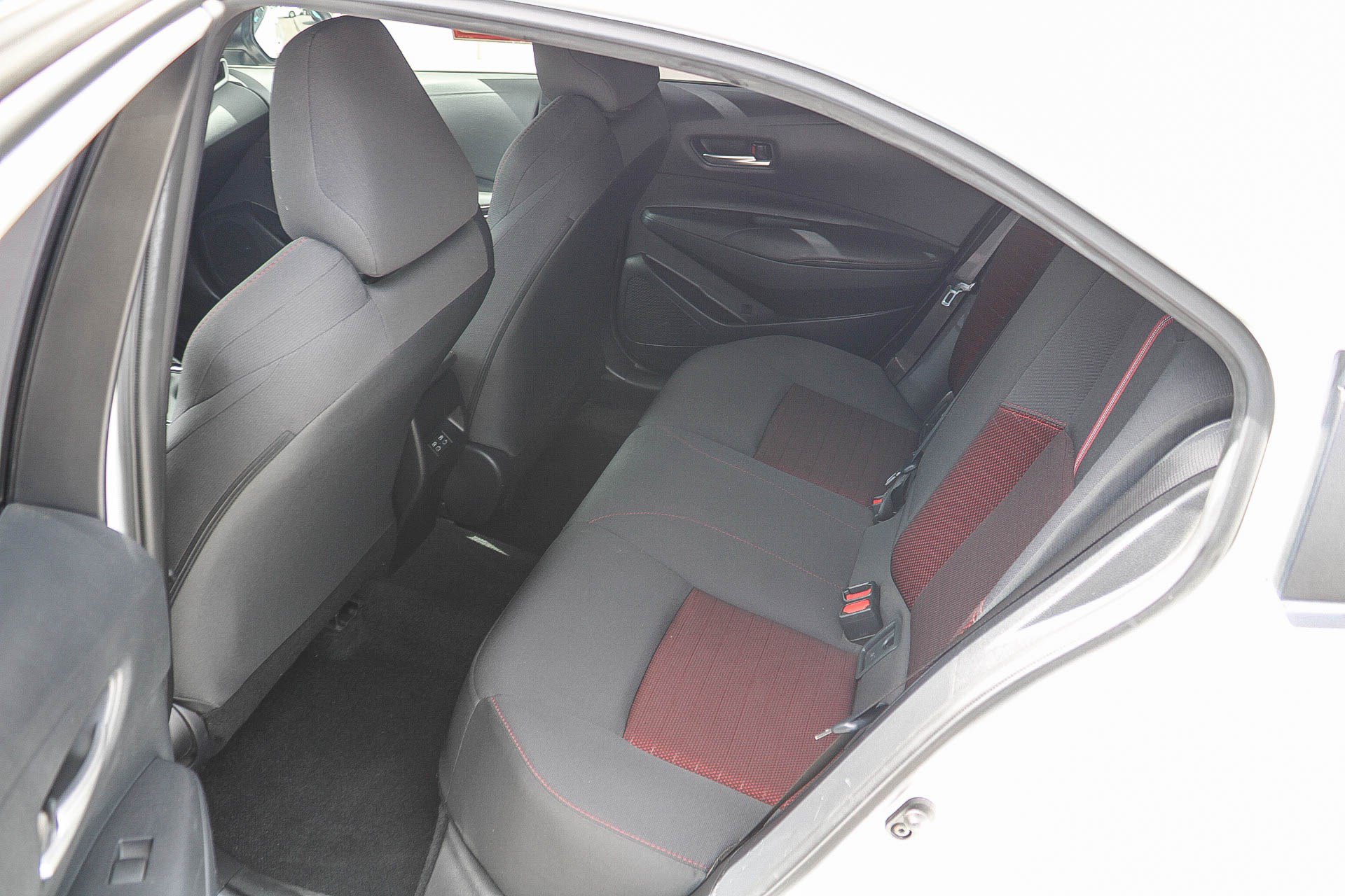 Certified 2025 Toyota Corolla SE w/ SE Premium Package FWD image 20