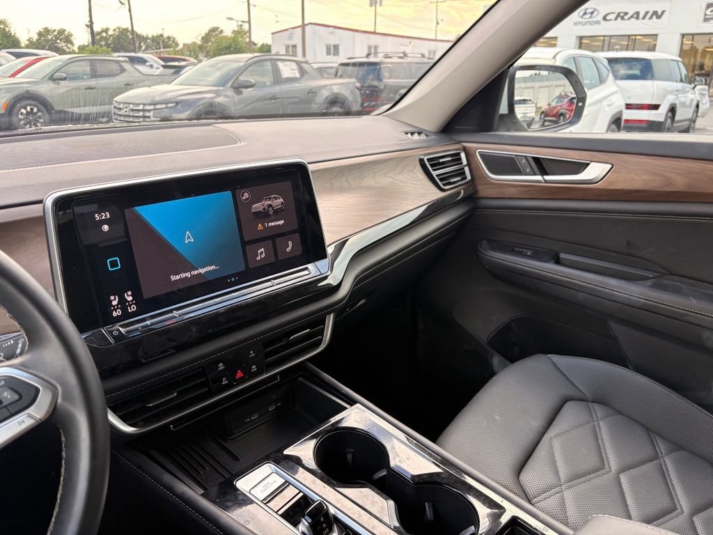 Used 2025 Volkswagen Atlas SE FWD image 20