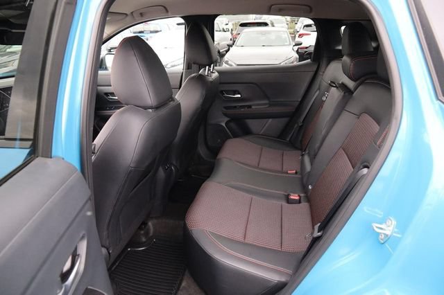Certified 2025 Nissan Kicks SR FWD image 9