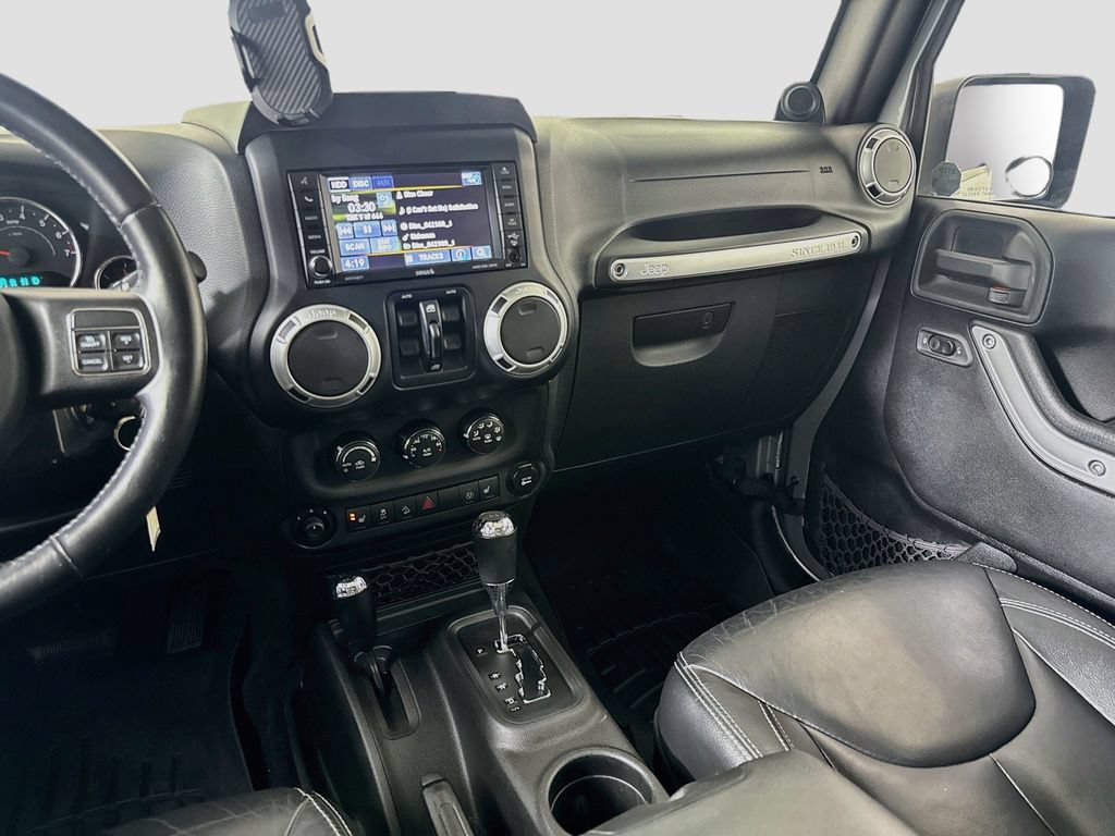 Used 2014 Jeep Wrangler Unlimited Sahara w/ Connectivity Group AWD/4WD image 22