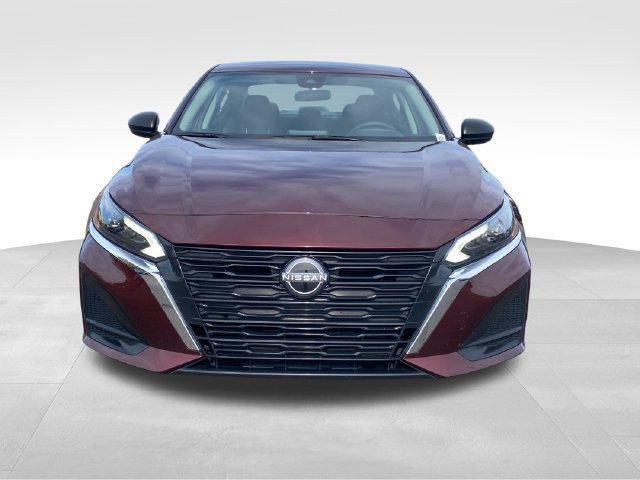 Used 2025 Nissan Altima 2.5 SV FWD image 2