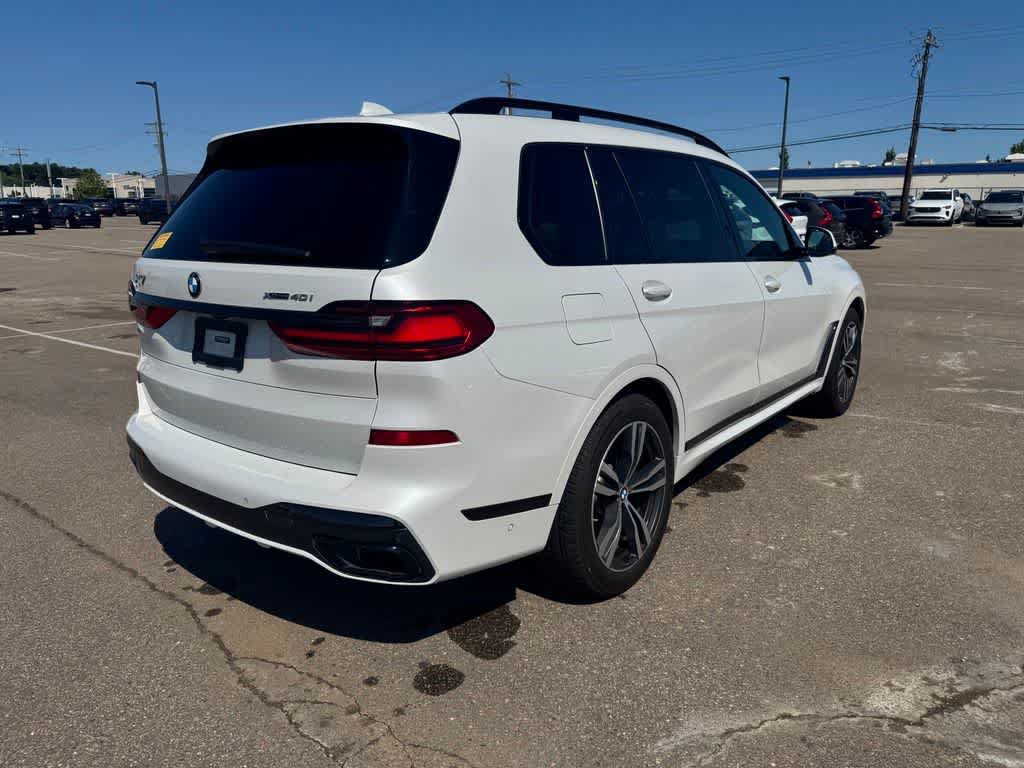 Used 2021 BMW X7 xDrive40i w/ M Sport Package AWD/4WD image 5