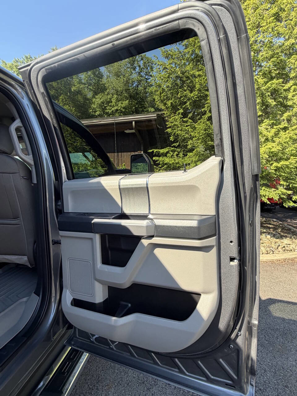 Used 2022 Ford F250 XLT w/ XLT Premium Package AWD/4WD image 45