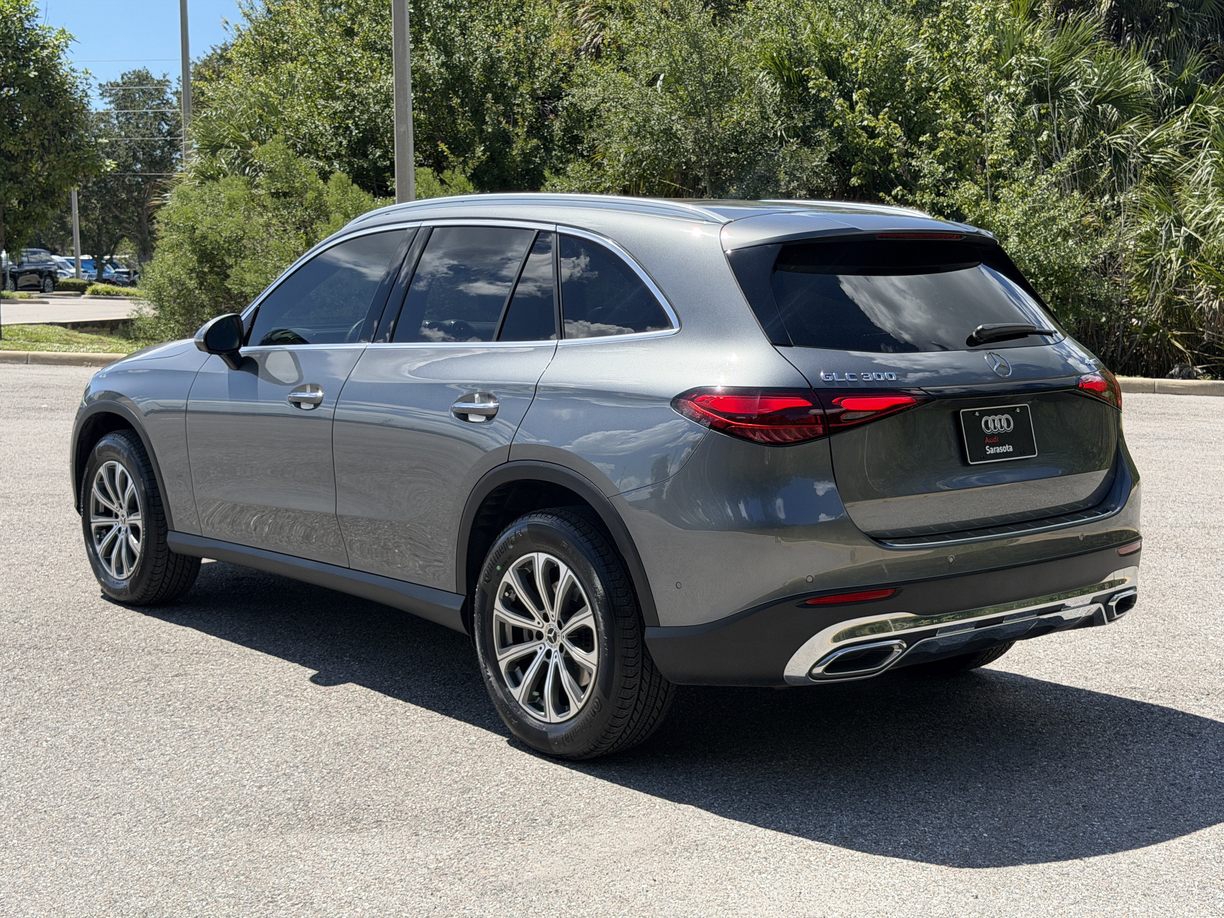Used 2023 Mercedes-Benz GLC 300 4MATIC image 5