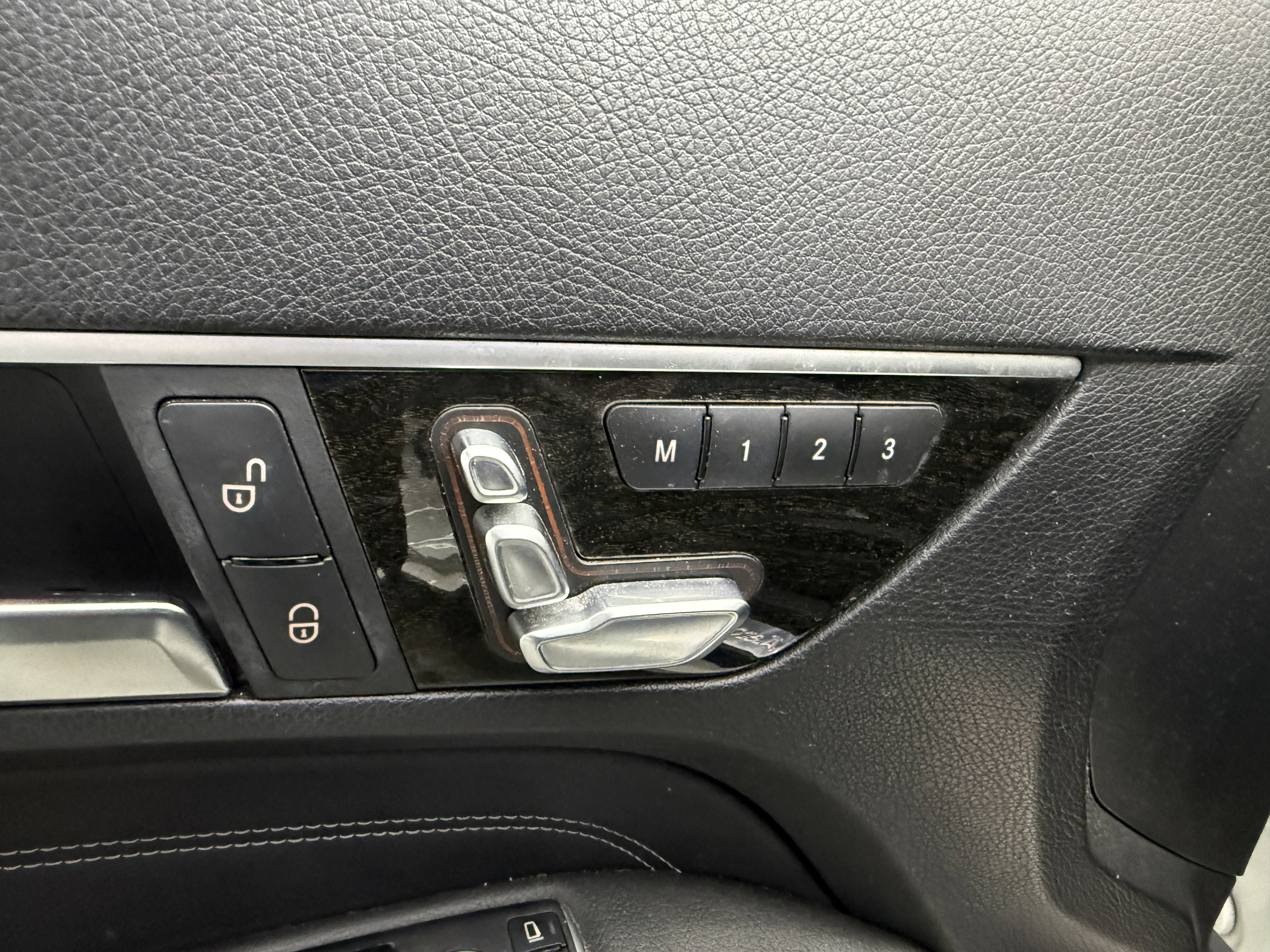 Used 2015 Mercedes-Benz E 400 4MATIC Coupe image 10