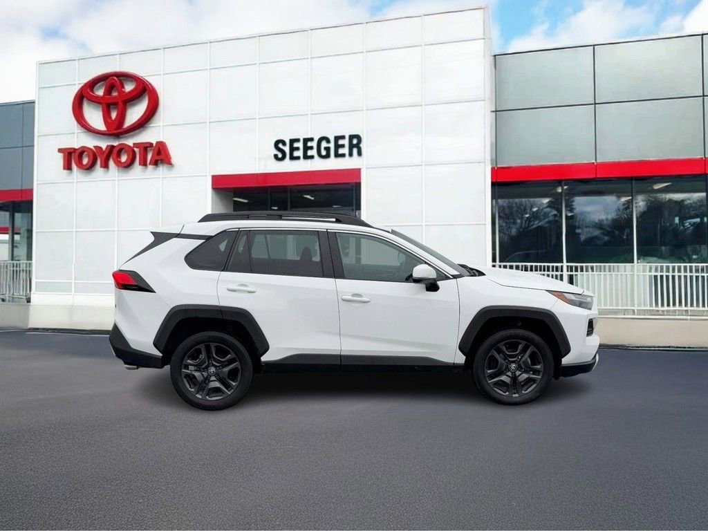 Used 2024 Toyota RAV4 Adventure video 2
