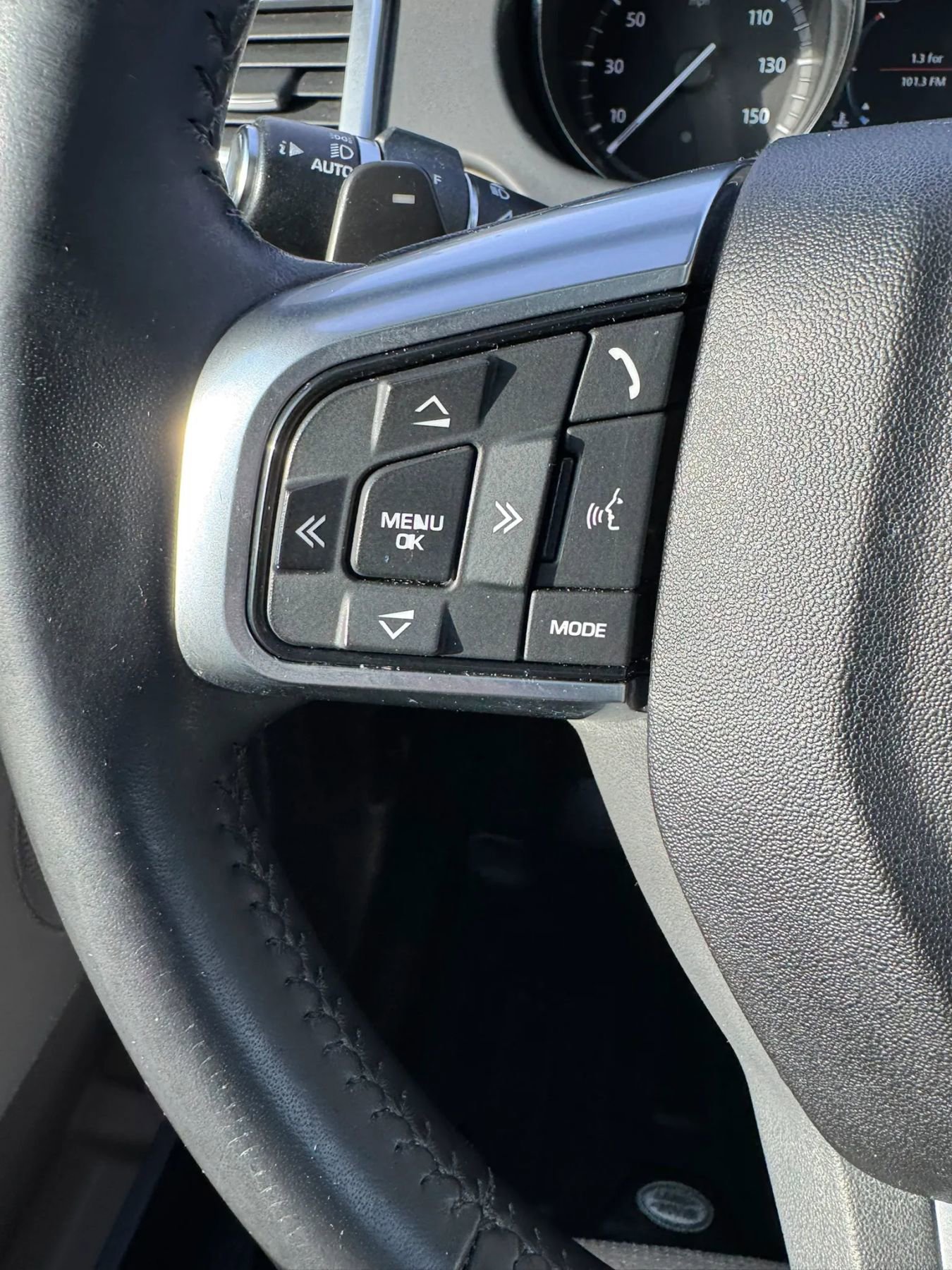 Used 2018 Land Rover Discovery Sport HSE image 61