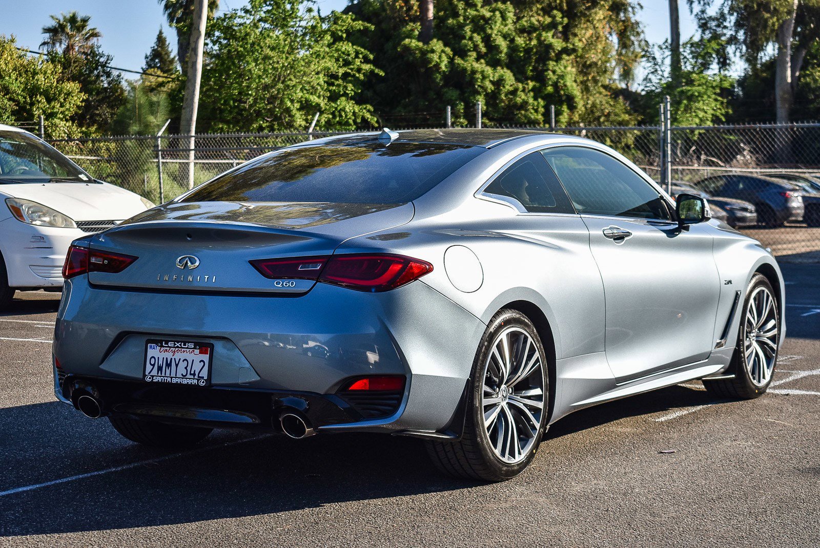 Used 2017 INFINITI Q60 w/ Premium Plus Package 2.0T image 6