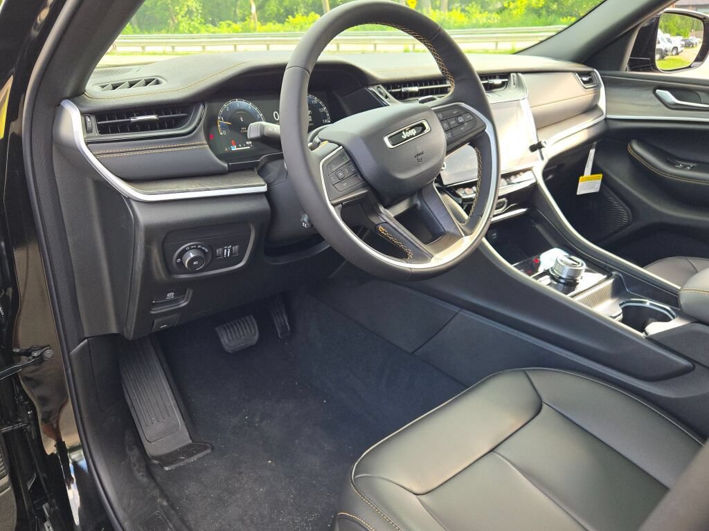 New 2026 Jeep Grand Cherokee L Limited AWD/4WD image 26